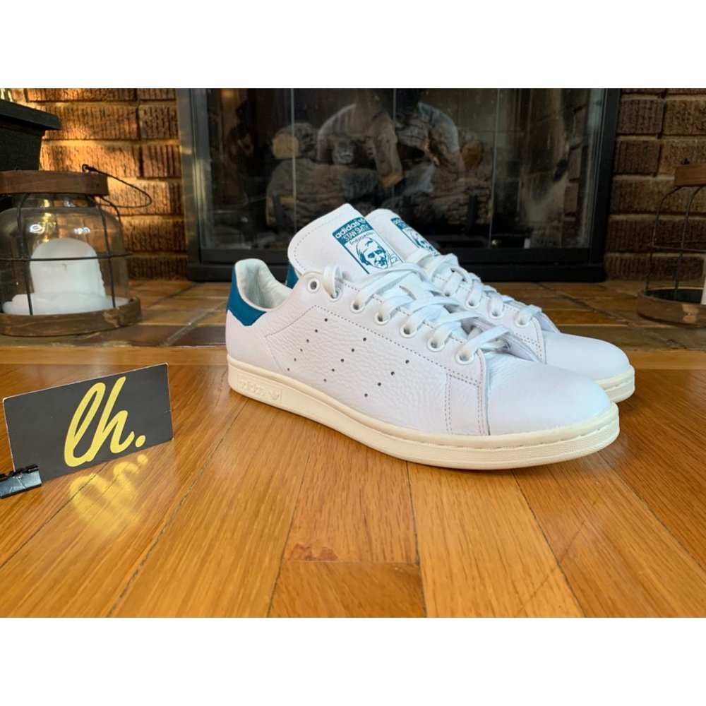 Size 11 W / 9.5 M Adidas Originals Stan Smith Teal White Athletic Shoes EF9321 - Picture 3 of 5